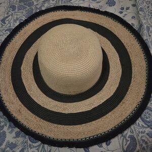 Stylish Tan and Black Women's Sun Hat